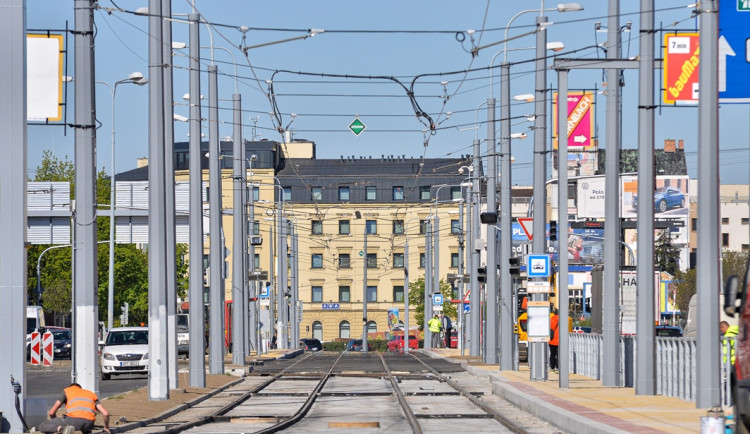 Končí rekonstrukce tramvajové trati číslo 2. Provoz se na koleje vrátí od 1. května