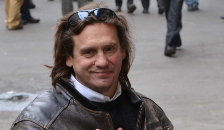 Poslední rozloučení s hercem Potměšilem se dnes koná na dvou místech v centru Prahy