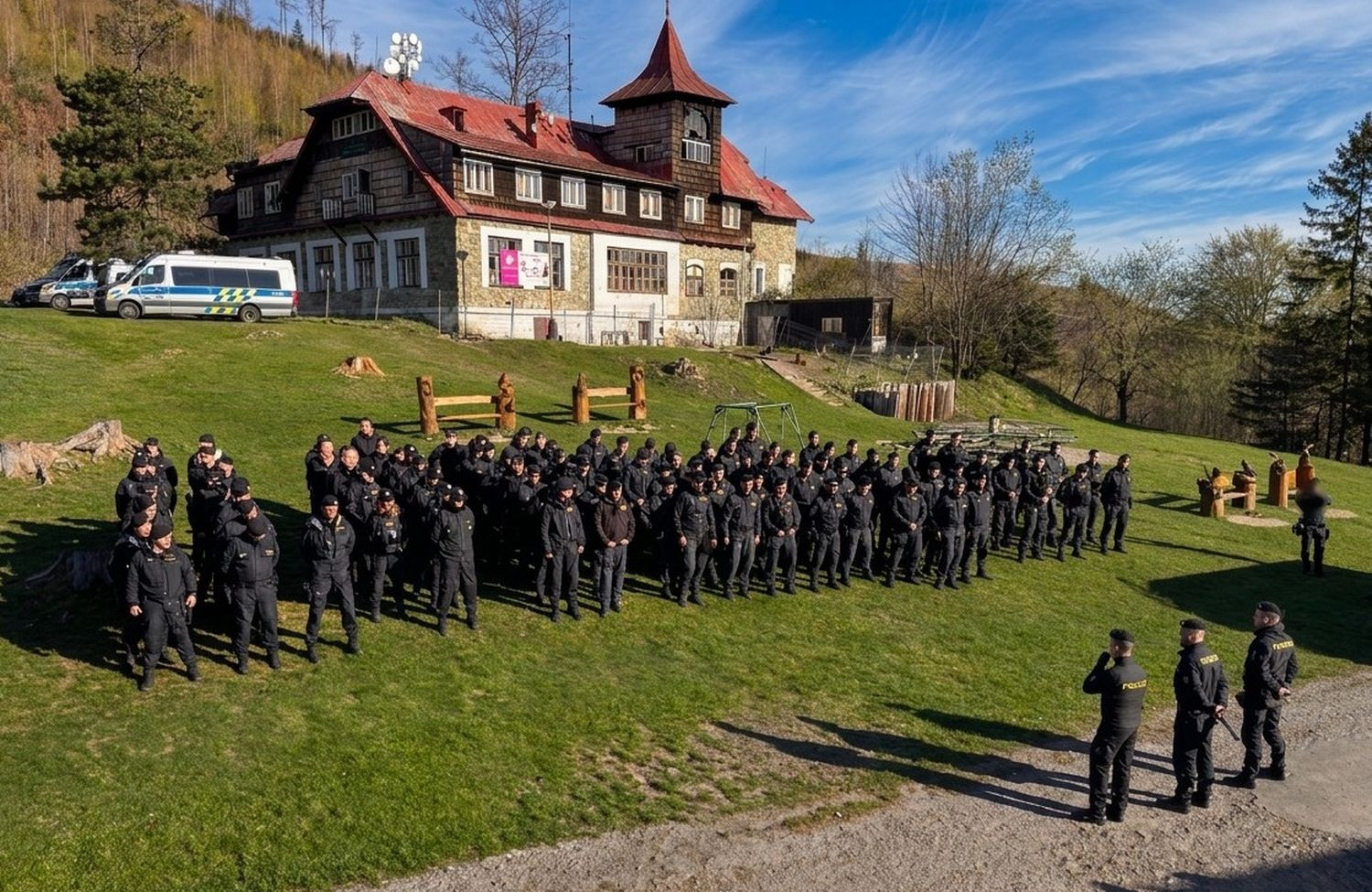 VIDEO: V horách se ztratili cyklisté i maminka jednoho z nich. Naštěstí šlo o cvičení