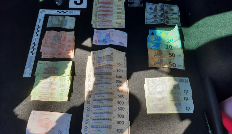 Muž si jezdil do Česka jen pro humanitární dávky, hrozí mu až osm let vězení