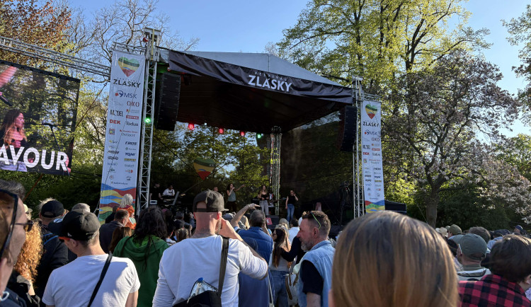 Festival Zlásky zaplnil celý park Ptačí vrch v Opavě jídlem a hudbou