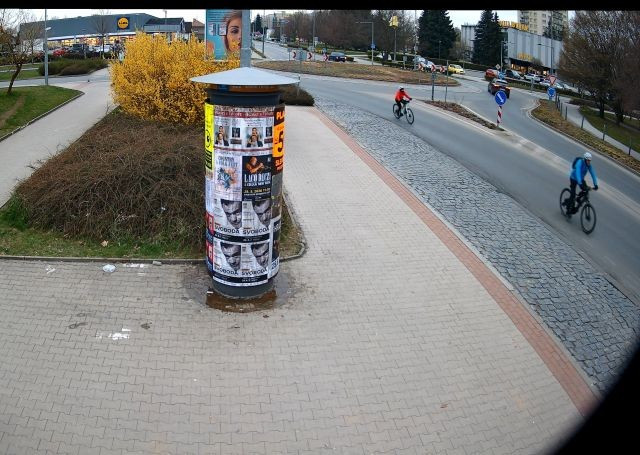 Policie hledá svědky napadení v Táboře, pomoci můžou dva cyklisté.