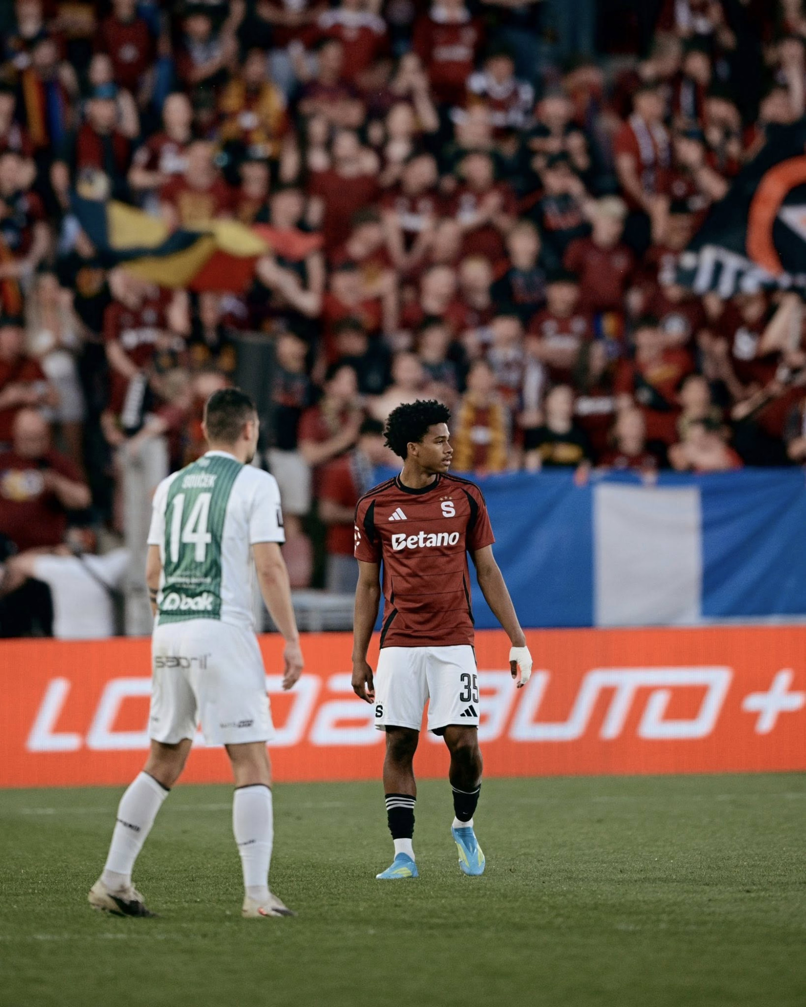 Fotbalisté Sparty porazili Jablonec 2:0, před derby jsou osm bodů za Slavií