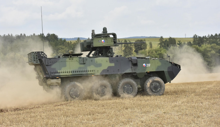 Česká veřejnost odmítá snižování obranných výdajů, klíčem je členství v NATO