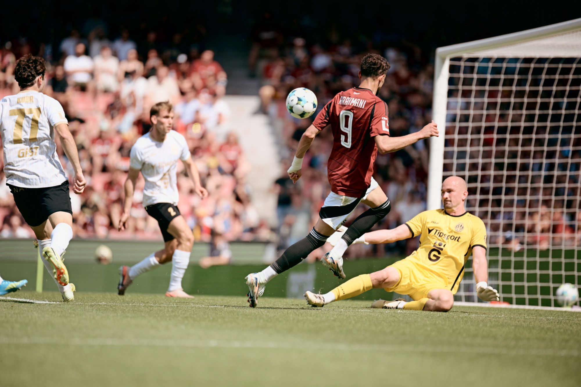 Fotbalisté Sparty se rozloučili s ligovou sezonou výhrou 2:1 nad Hradcem