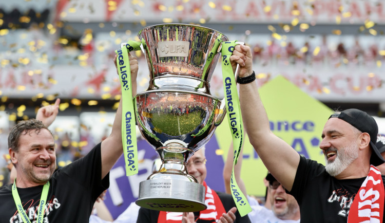 KOMENTÁŘ: Liga finišovala v nedůvěryhodném blázinci. Tykač, Tvrdík i Křetínský tuhle kulturu přiživují