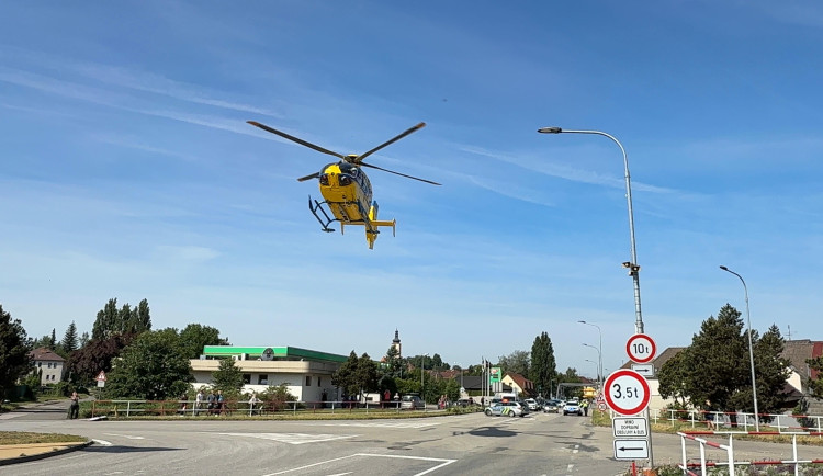 Smrtelná nehoda ve Veselí nad Lužnicí. Auto na náměstí srazilo chodce