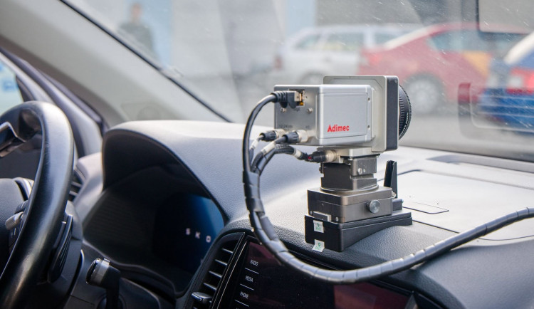Budějovičtí strážníci mají nový mobilní radar, zaměří se na piráty silnic