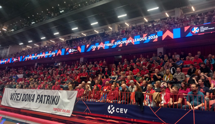 VIDEO: Volejbalistu Indru v rodné Jihlavě vítal transparent, měl husí kůži