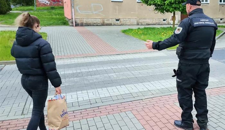 Podvodný telefonát pomohl seniorce v Chebu vyřešit asistent prevence kriminality