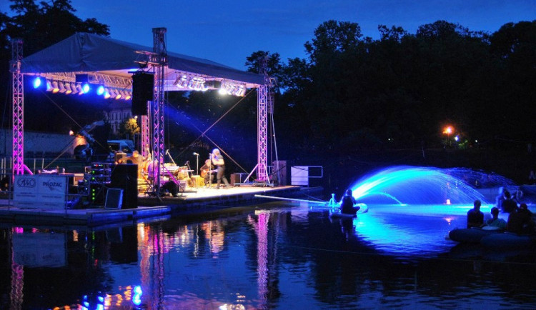 Léto v Budějcích nabídne přes 400 akcí. Čeká vás hudba, divadla i nový cirkusu