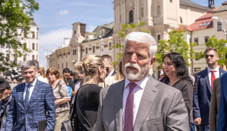 Prezident dnes poobědvá se starosty z okolí Dukovan. Seznam pozvaných vyvolává otázky
