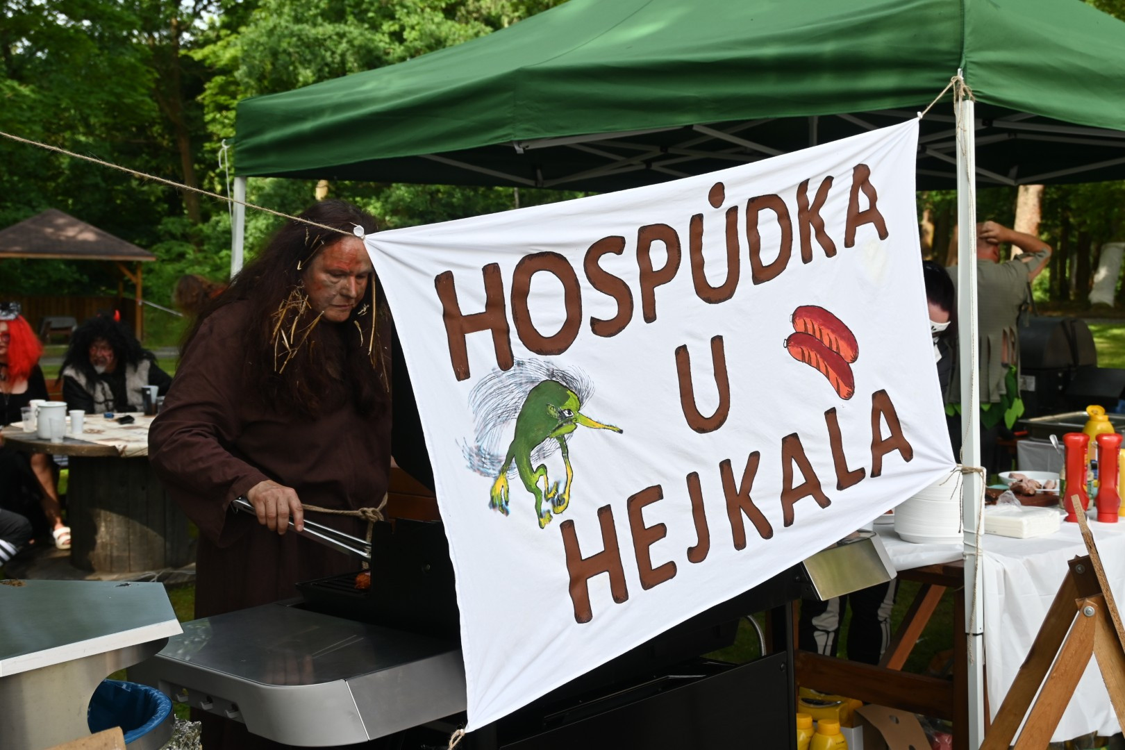 Bludičky, čarodějnice i vodník. Čtyřlístek ovládla strašidla a pohádkové bytosti