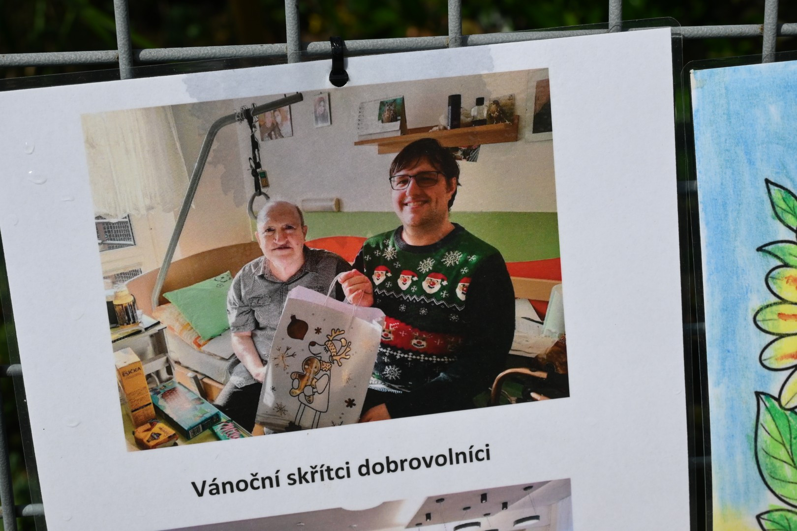 Do domova pravidelně docházejí i dobrovolníci. Loni o Vánocích dokonce obdarovali klienty drobnými dárečky.