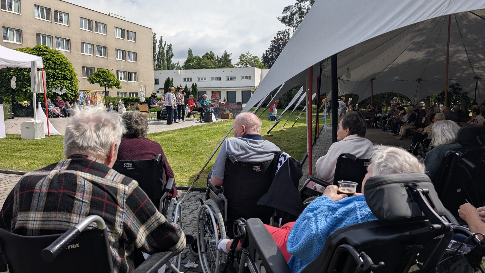 Bludičky, čarodějnice i vodník. Čtyřlístek ovládla strašidla a pohádkové bytosti