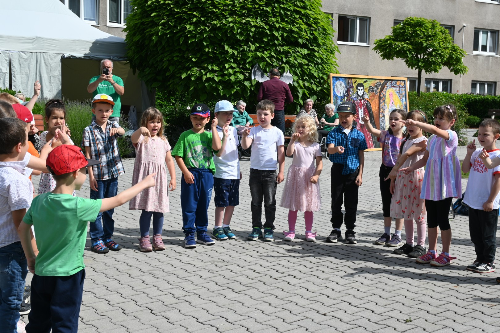 Bludičky, čarodějnice i vodník. Čtyřlístek ovládla strašidla a pohádkové bytosti