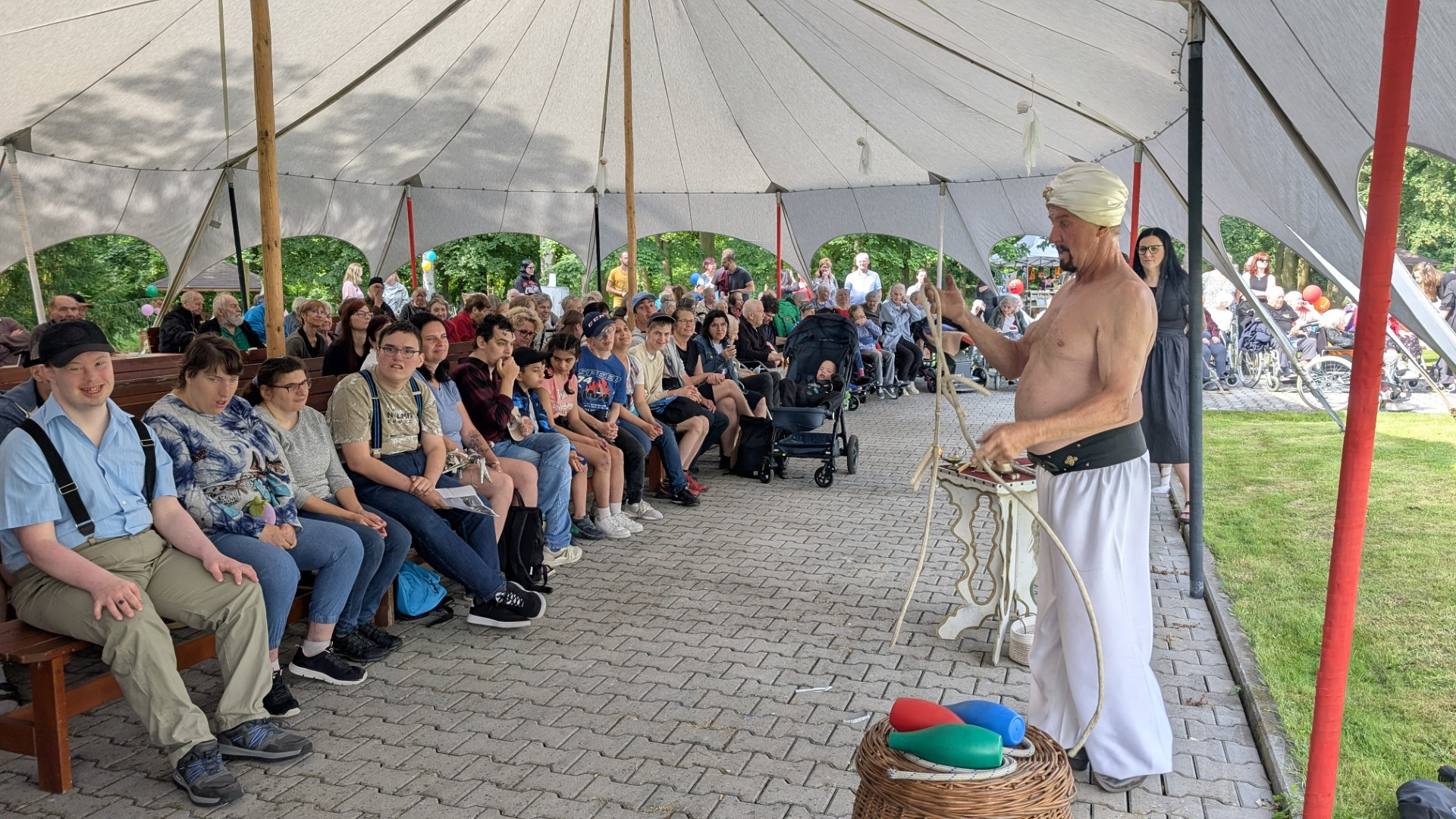 Bludičky, čarodějnice i vodník. Čtyřlístek ovládla strašidla a pohádkové bytosti