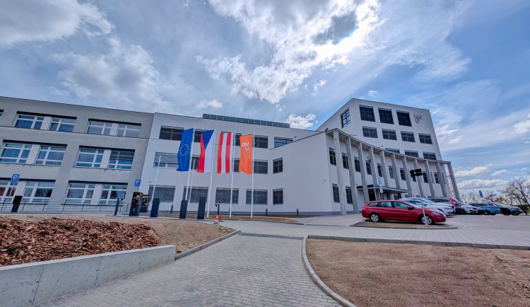 Klinické studie pomáhají v Česku tisícům pacientů. Jejich budoucnost je však nejistá