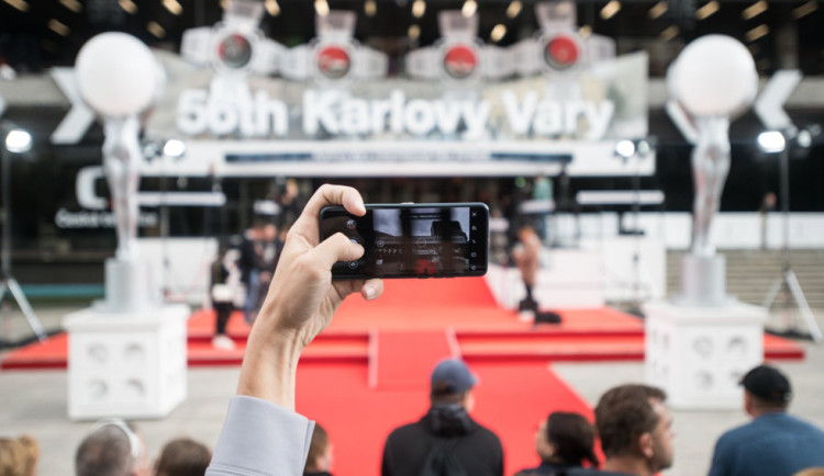 Z Chebu a Sokolova pojedou na karlovarský festival autobusy zdarma