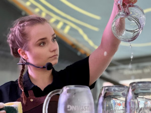 Jana Engelmannová říká, že základem správně načepovaného piva je dokonale čisté sklo, autor  Martin Procházka