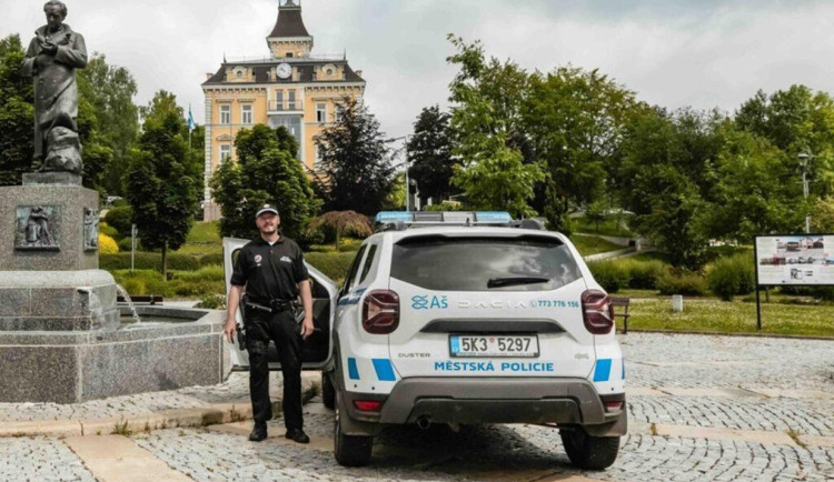 Strážníci v Aši rozšířili městský kamerový systém o mobilní zařízení
