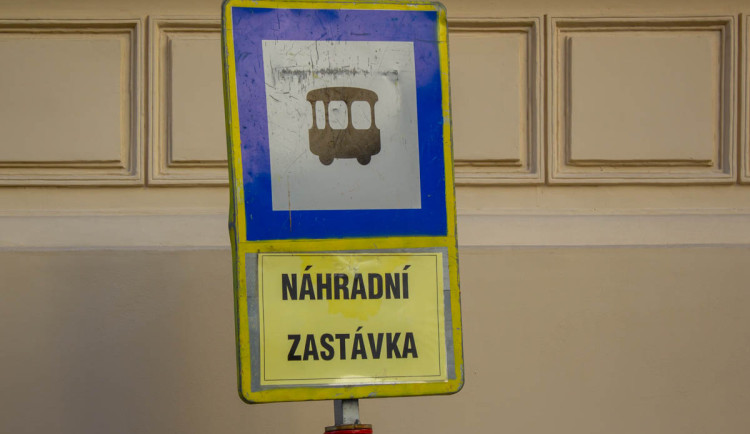 Kvůli opravě ulice Hradiska v Brně změní výluková linka x75 trasu