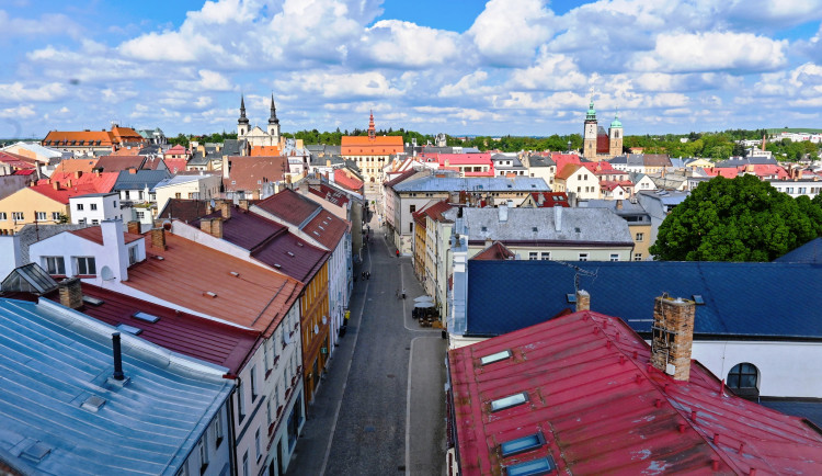 KOČIČÍ JIHLAVSKÁ HISTORIE V.: Císař potvrdil Jihlavě privilegia díky kočce