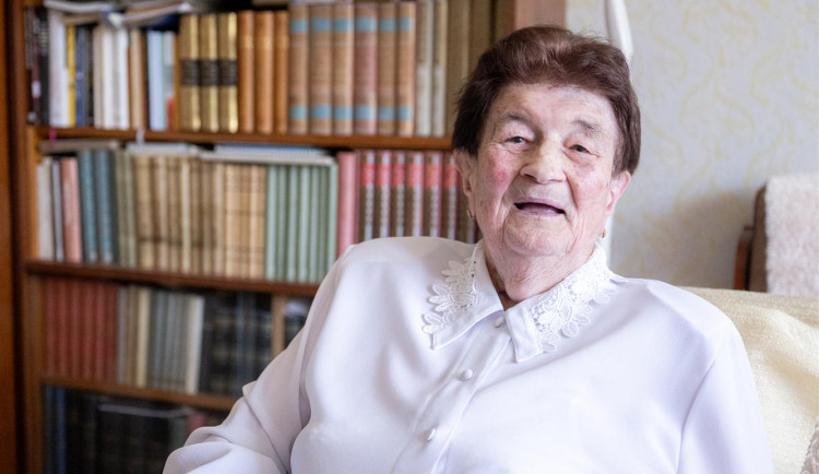 Marie Křížová z Jihlavy oslavila sto let. Radost jí dělají už i dvě prapravnoučata
