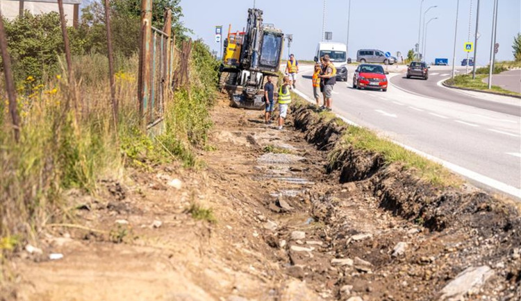 Cesta do průmyslové zóny v Jihlavě bude bezpečnější, začala výstavba cyklostezky