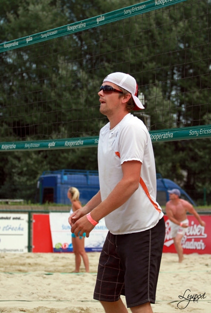 Zbyněk Michálek zvažuje jak zahrát následující míč