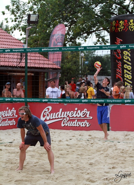 Štěpán Smrčka a jeho team v očekávání před uvedením míče do hry