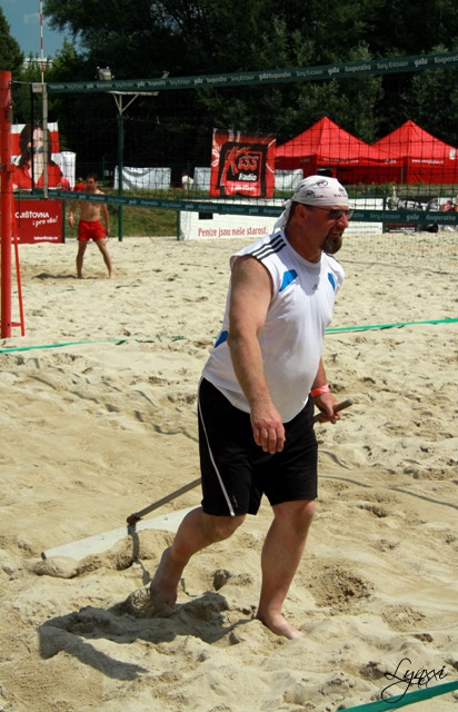 Vítězové uklízej kurt...