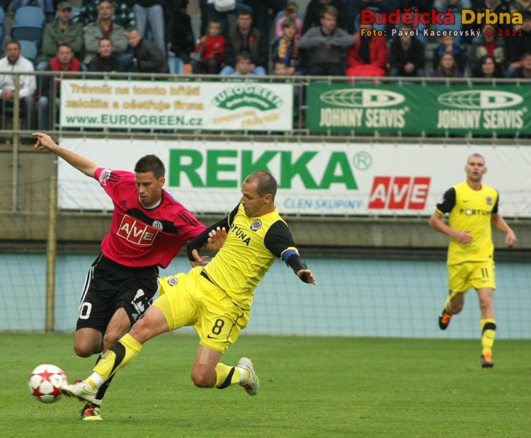 Kapitán Matějovský zabraňuje v úniku Michalu Klesovi