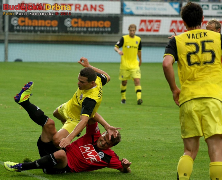 Libor Sionko padá přes Filipa Rýdela