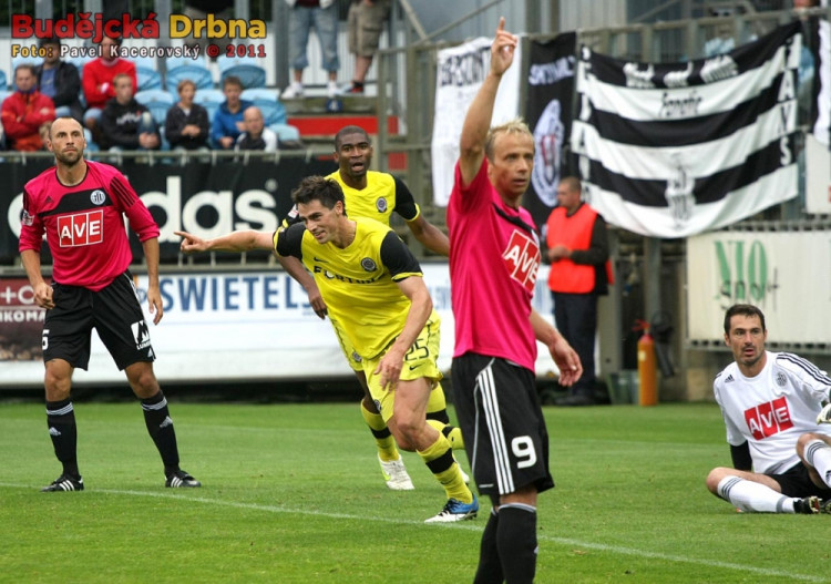 Kamil Vacek posílá Spartu do vedení, Kučera se diví, Otepka avizuje ofsajd