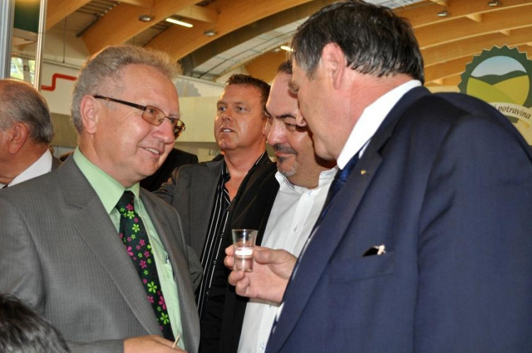 V expozici Jihočeského kraje - prezident AK ČR Jan Veleba.