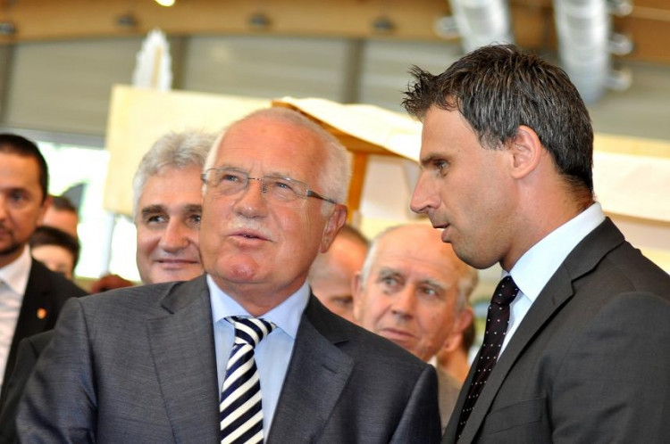 V expozici Jihočeského kraje - prezident Václav Klaus a hejtman jihočeského kraje Jiří Zimola.