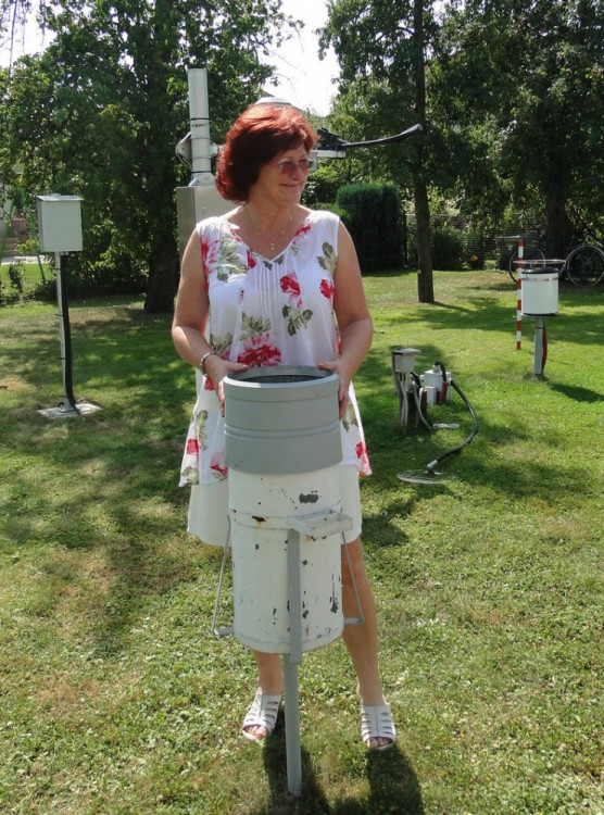 klasický srážkoměr