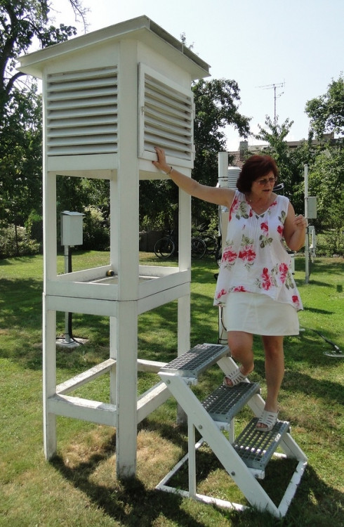 klasická meteorologická budka