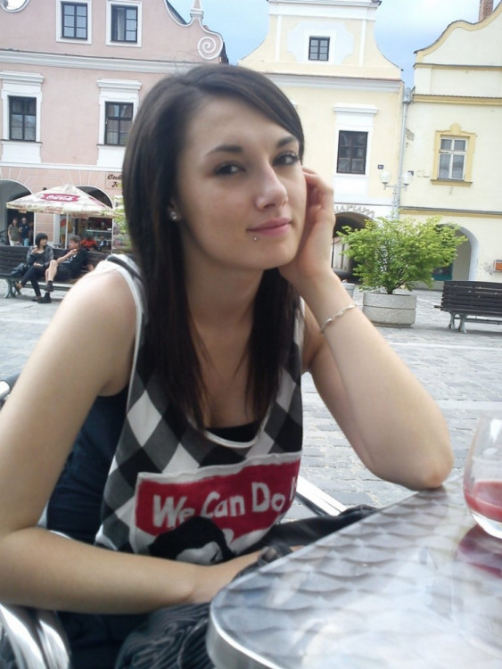 Cristina Gelsominová,18 let. V Budějcích studuje. Profil pod nicke Cristina Gelsominovám