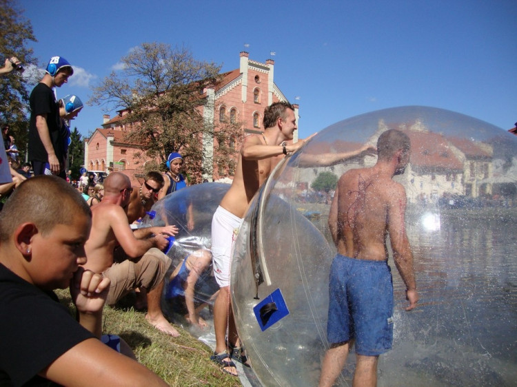 Vodní hry, nebo hry na vodě