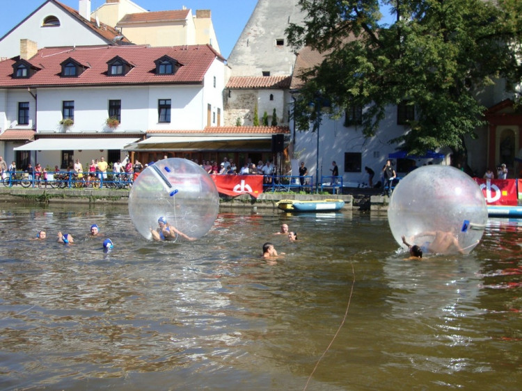 Vodní hry, nebo hry na vodě
