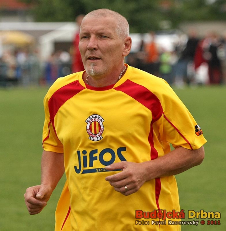 V dresu domácích se objevil také trenér A týmu Sokola Kamenný Újezd Vojtěch Brozman