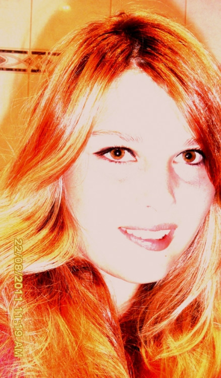 Štěpánka Malenová, 19 let. V Budějcích se narodila, žije zde a studuje. Profil má pod nickem Shayninka