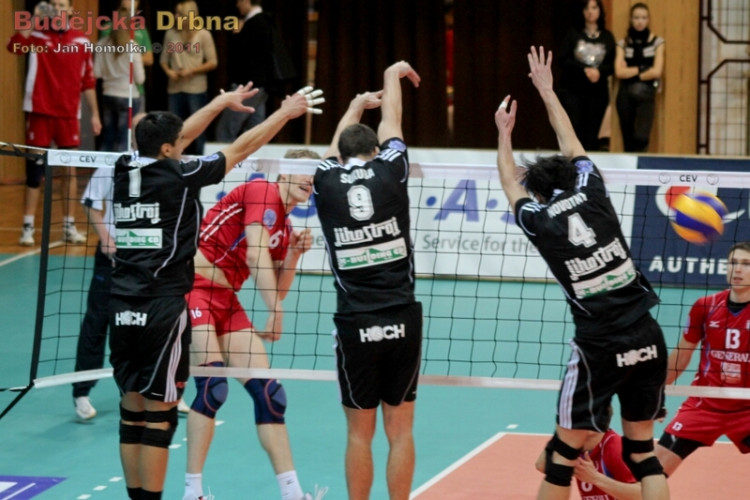 Trojblok v podání Rojase, Sukuby a Novotného