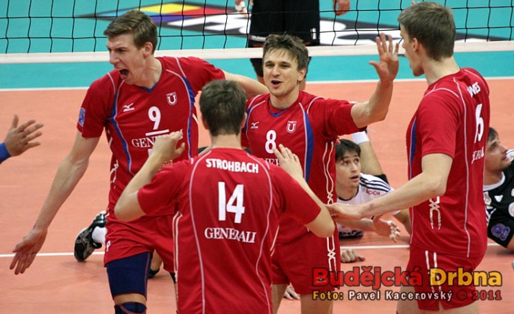 Unterhaching má bod. S číslem 8 slovenský reprezentant Branislav Skladaný