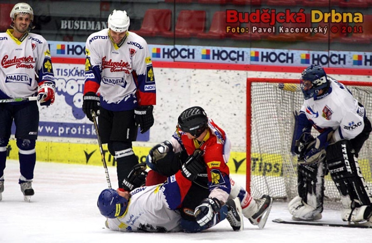 Bitku mezi Jardou Hrubým a Jirkou Kladrubským vyhrál ten lehčí