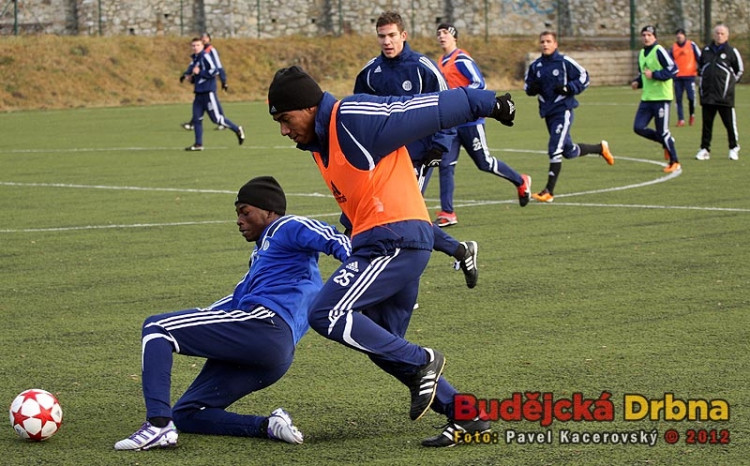 Brazilský souboj - Sandro dotírá na Fernanda Tobiase Hudsona