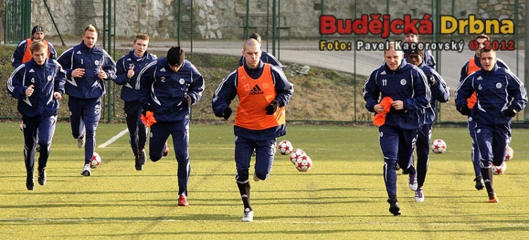 Rozcvička na začátku tréninku