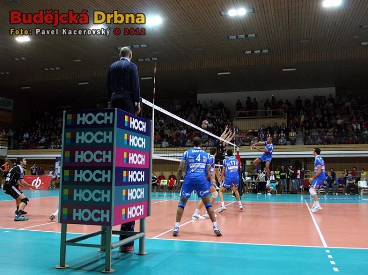 Budějcká Sportovní hala praskala při duelu se šampionem Itálie ve švech